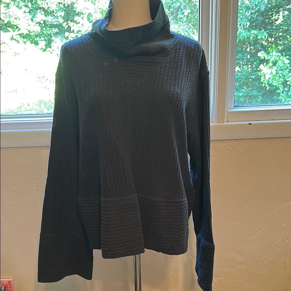 Lululemon Black Retreat Yourself Pullover